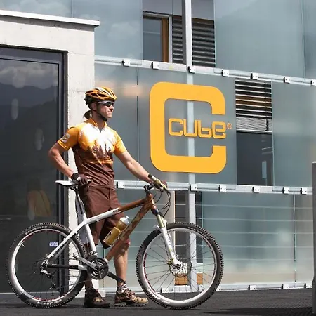 호텔 Cube Savognin Inklusive Skipass 3*