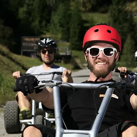 호텔 Cube Savognin Inklusive Skipass 세인트모리츠